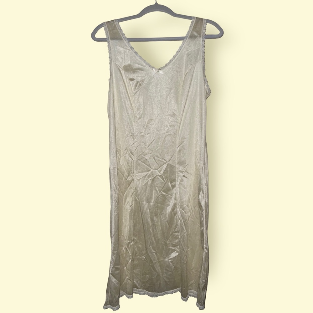 Vintage Velrose yellow slip // size:36